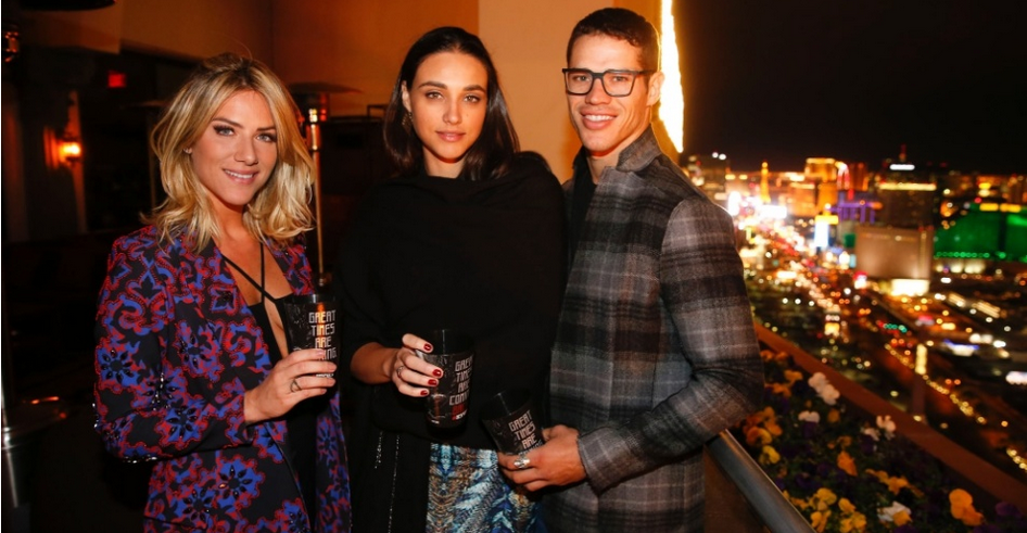 Famosos viajam para Las Vegas para assistir luta de Anderson Silva