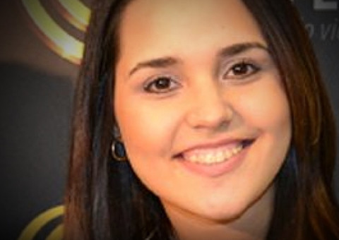 Perlla faz tratamento dentário para 'esconder' a gengiva; veja como ficou