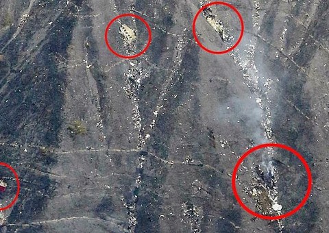 Corpos foram despedaçados e espalhados entre as montanhas. Veja imagens