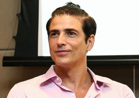 Reynaldo Gianecchini adota visual exótico e divide opiniões 