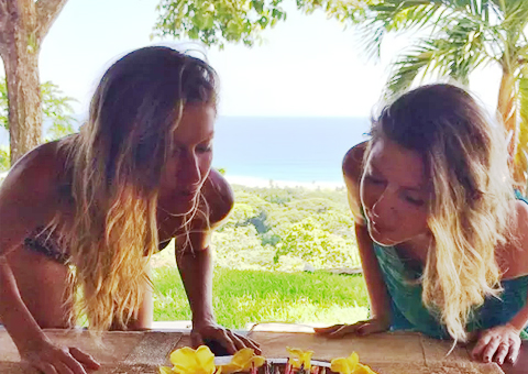 Gisele Bündchen comemora aniversário ao lado de irmã gêmea