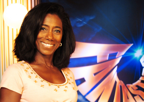 Glória Maria vai ao show de Lady Gaga no espaço