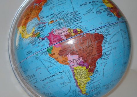 Viajar deixa as pessoas mais felizes do que bens materiais