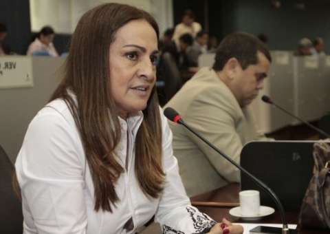 TRE-AM notifica CMM e vereadora Glória Carrate  vai substituir Tabosa