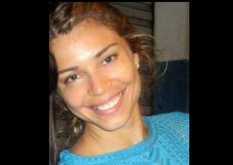 Grazi Massafera aparece com cara de choro e pode se isolar no exterior