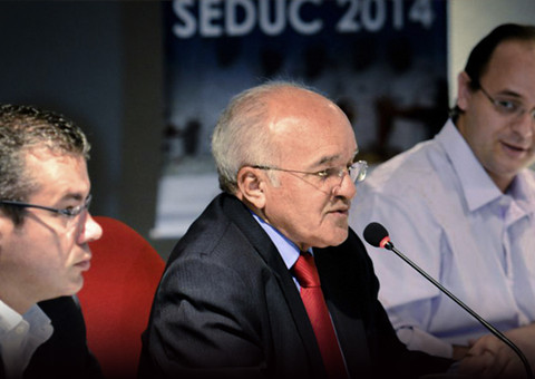 Servidores receberão 14º, 15º e 16º salários por bons resultados na educação