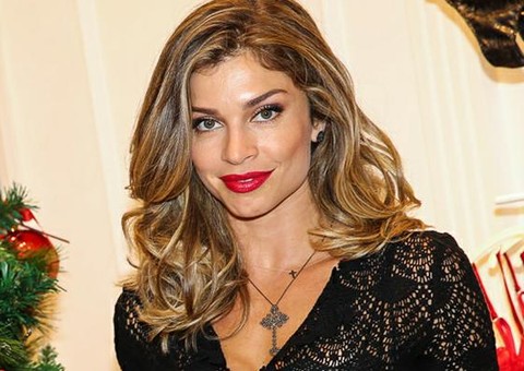 Grazi Massafera se irrita ao ser lembrada em chamada do "BBB 15"