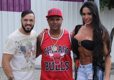   Gracyanne Barbosa rebola no clipe de funk do MC Bello 