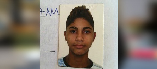 Jovem é baleado na rua em que morava e morre diante da mãe