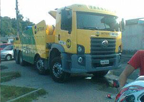 Moradores perdem a paciência e denunciam guincho do Detran