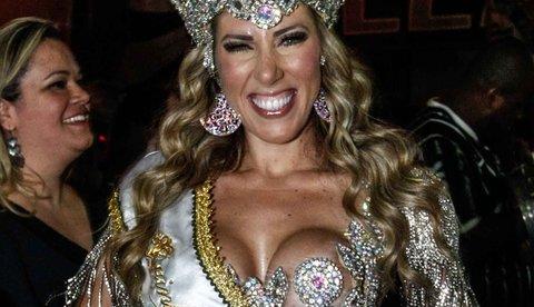 Tati Minerato é coroada Rainha da Gaviões e mostra corpaço