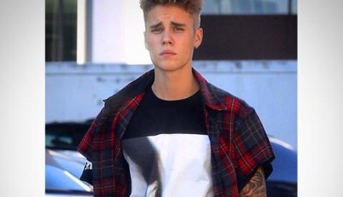 Justin Bieber se envolve em acidente de carro