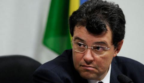 Processo que pede cassação de Eduardo Braga tem prova admitida por desembargadora