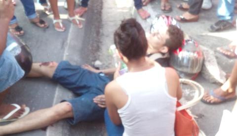 Motociclista sai ferido em colisão com ônibus