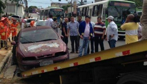 Veículos abandonados das ruas de Manaus vão ser removidos