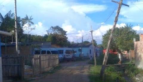 Veículos a serviço da prefeitura tomam rua e irritam moradores