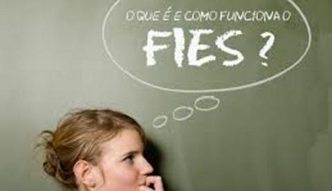 Alunos da Nilton Lins reclamam de financiamento e Aleam intervém 