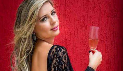 Atual musa do Coritiba  sofreu Bullying em reality por ser gordinha