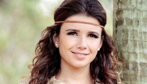 Paula Fernandes revela religião e é boicotada por fiéis