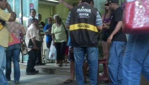 Comércio ilegal de CDs e DVDs sofre blitz da prefeitura