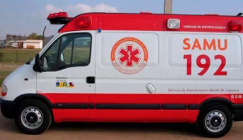 Homem vai parar no hospital após ser atropelado em avenida