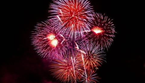 Facções criminosas usam 'foguetório' para comemorar domínio de áreas de boca de fumo