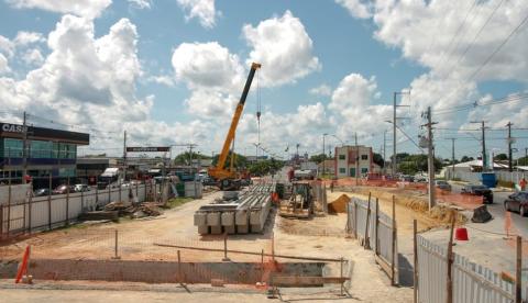 Trânsito sofre alterações com interdição de trecho da avenida Max Teixeira 
