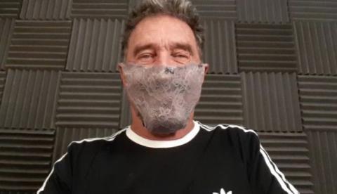 Milionário criador de antivírus é preso por usar calcinha da esposa contra Covid