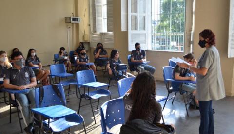 FVS confirma casos de Covid-19 em alunos e professores após volta às aulas em Manaus