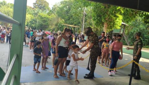 Amazonenses aproveitam entrada gratuita e lotam Cigs neste sábado; veja vídeo