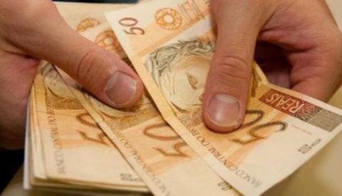 Com o 13º salário no bolso, amazonense só quer saber de pagar dívidas