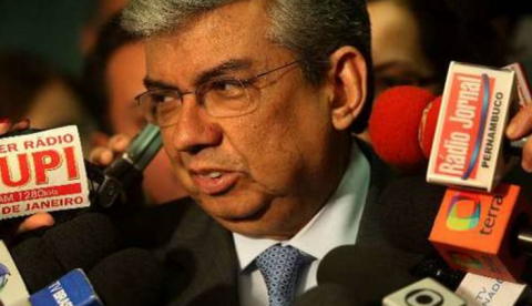 Ex-ministro da Previdência recebe irregularmente aposentadoria de R$ 20 mil, diz TCU