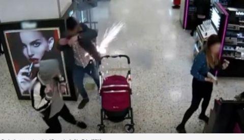 Cigarro eletrônico explode perto de bebê em shopping 