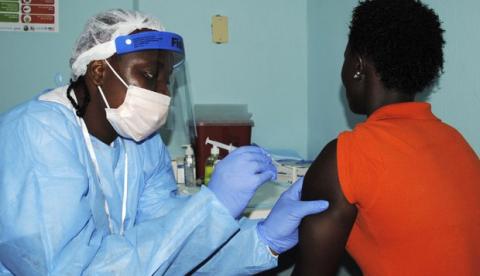 Vacina contra Ebola é aprovada por cientistas