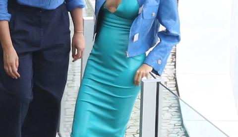 Gisele Bündchen aparece com barriguinha saliente e levanta suspeitas de gravidez