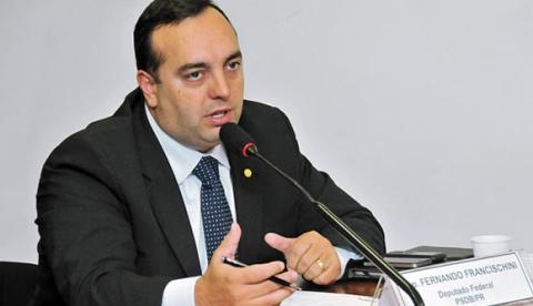 Ex-secretário de segurança do Paraná 'comemora' massacres em presídios 