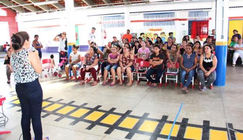 Creche municipal recebe programa de orientação a pais de alunos