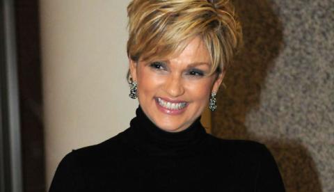 Após sentir fortes dores no peito, Andréa Nóbrega é internada 