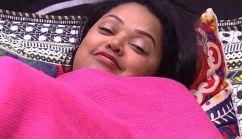 Elis ataca de 'falsiane' com Vivian após falar que torce por ela na prova do Líder