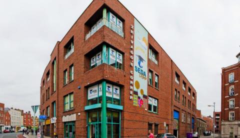 Escola de inglês oferece bolsas de estudo de até 100% na Irlanda  