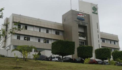 Por ciúmes, homem mata esposa a facadas e tenta suicídio em Manaus