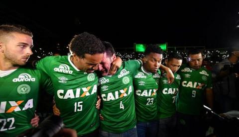 Chapecoense condena torcida do Porto por 'brincadeira' com acidente da delegação