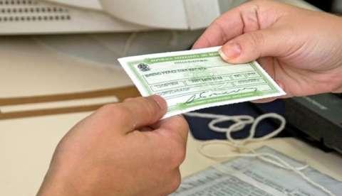Quem não votou nas últimas eleições tem até amanhã para regularizar situação