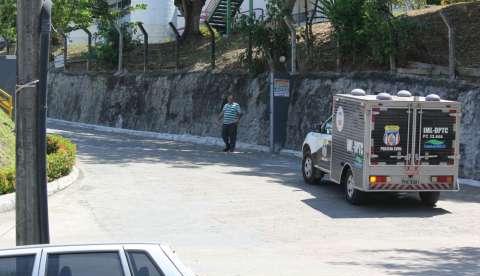 Mulher é morta com tiro na boca em beco de Manaus
