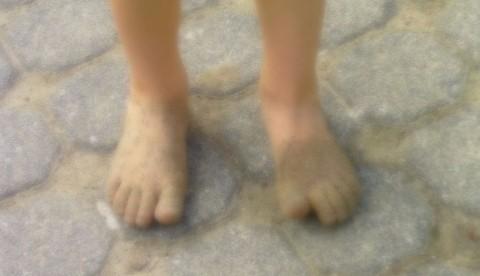 Mulher é presa por usar filhos de três e dez anos para furtar pessoas