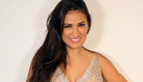 Simone ousa ao postar foto com decote profundo e quase mostra demais