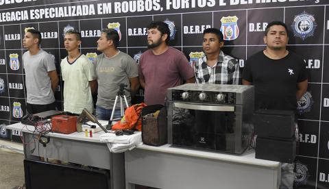 Grupo especializado em roubar casas usando disfarce de gari é preso em Manaus