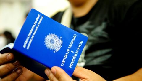 Com crise, 4,3 milhões desistem de buscar emprego