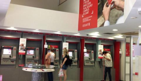 Clientes relatam transtornos após sistema de banco ficar fora do ar