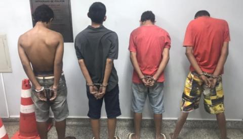 Armado com facões, quarteto invade e rouba condomínio em Manaus